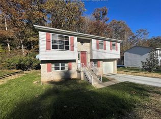 13 Lost Valley Dr, Huntington, WV 25705