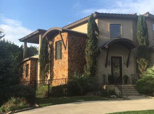 1 Heatherbloom Ln, The Hills, TX 78738