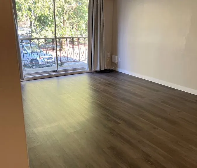 331 Hospital St — Photo 12