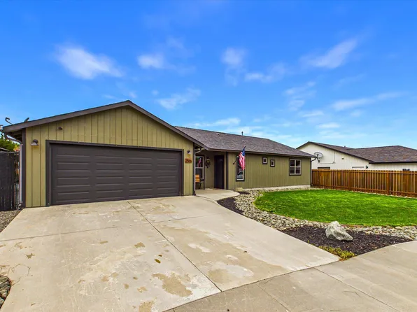 2586 Boone St, Fortuna, CA 95540
