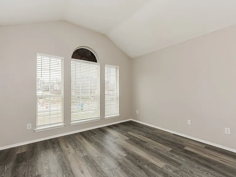 5924 Firethorn Dr — Photo 13
