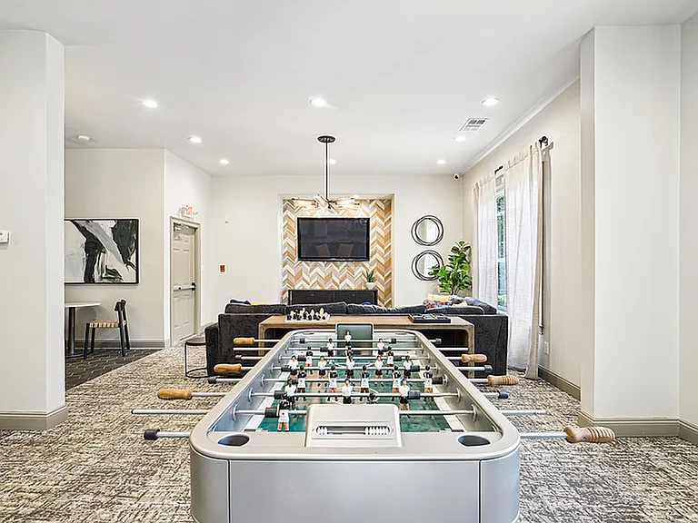 Halston McDonough — Photo 25
