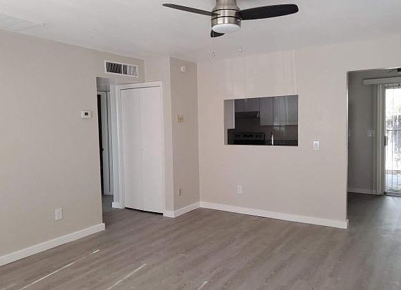 2nd image of 3706 E Fairmount St