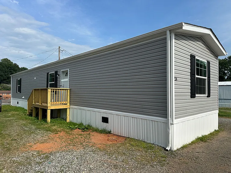 24 Meadowlark Ln — Photo 13