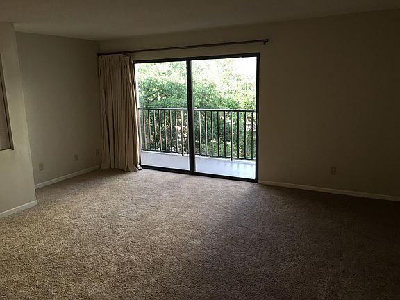 4th image of 105 4th Ave NE Unit 407