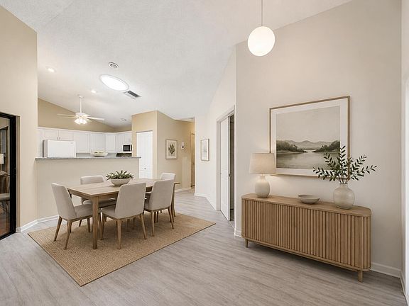 4th image of 1320 NW 29th Avenue #D