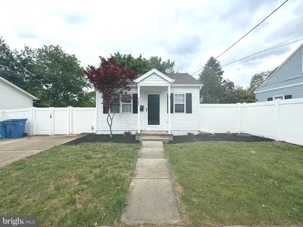 711 Asbury Ave, National Park, NJ 08063