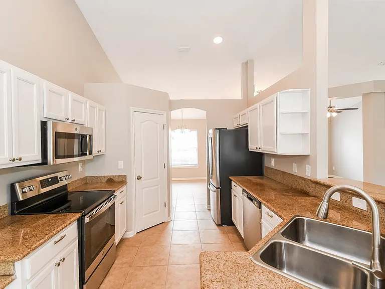 1266 Summit Oaks Dr E — Photo 8