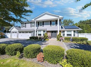 81 Cornflower Ln, East Northport, NY 11731