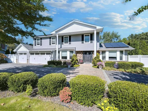 81 Cornflower Lane, East Northport, NY 11731
