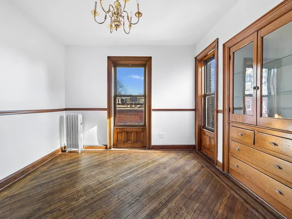 560 Dean Street image 7 of 15