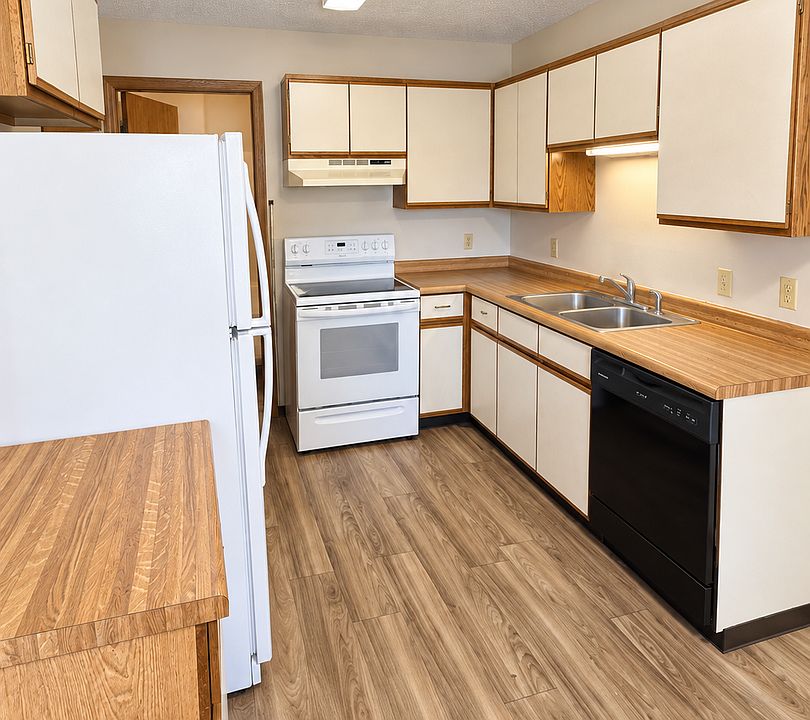 1st image of 2319 Meadow Ln #2