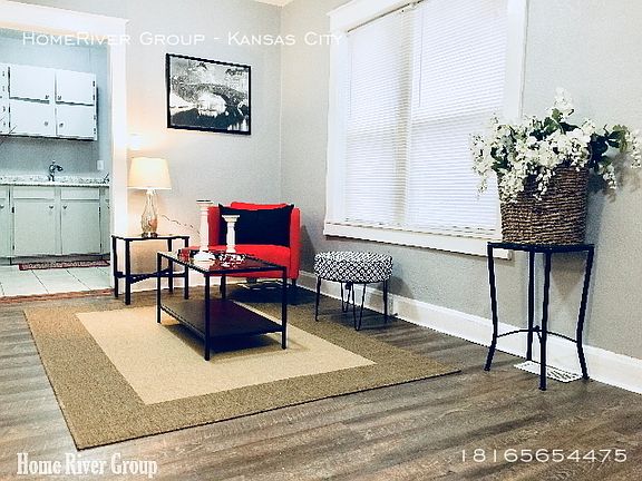 2nd image of 137 N Lawn Ave APT 2