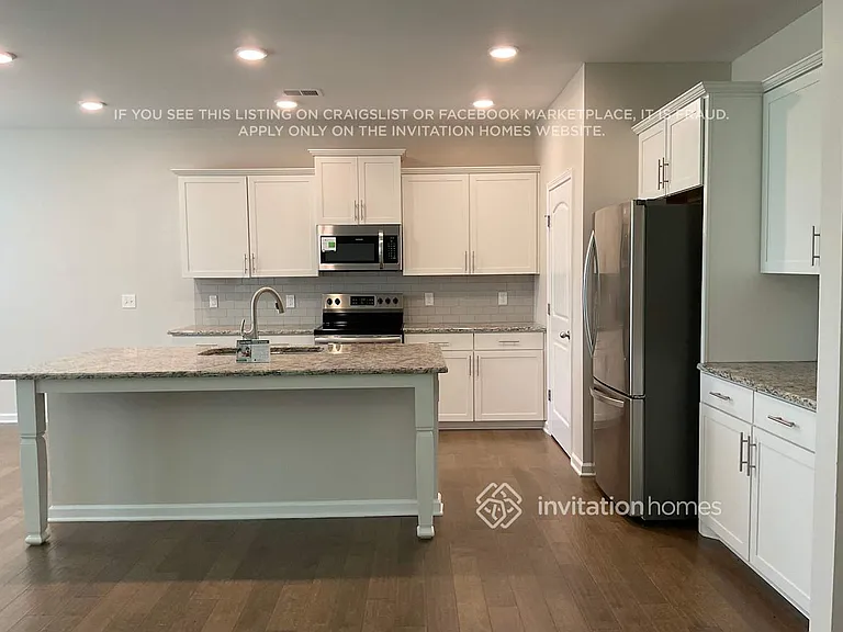 8026 Forest Hills Dr — Photo 8