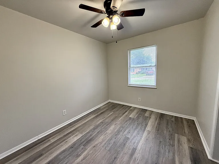 525 Cottonwood St — Photo 9