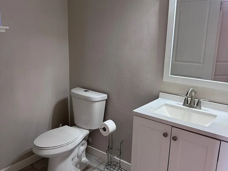 5402 Villas Dr — Photo 6