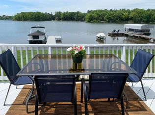 1030 Brighton Lake Rd, Brighton, MI 48116