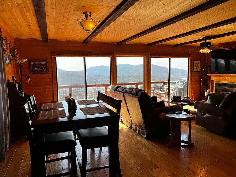 404 Mountain Dr N — Photo 4