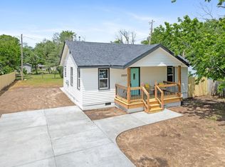 5220 W 2nd St N, Wichita, KS 67212