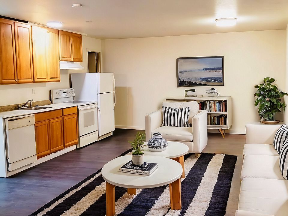 Spacious studio with full kitchen - virtually staged.