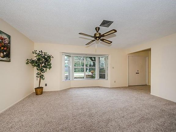 5th image of 45 Harbor Woods Cir