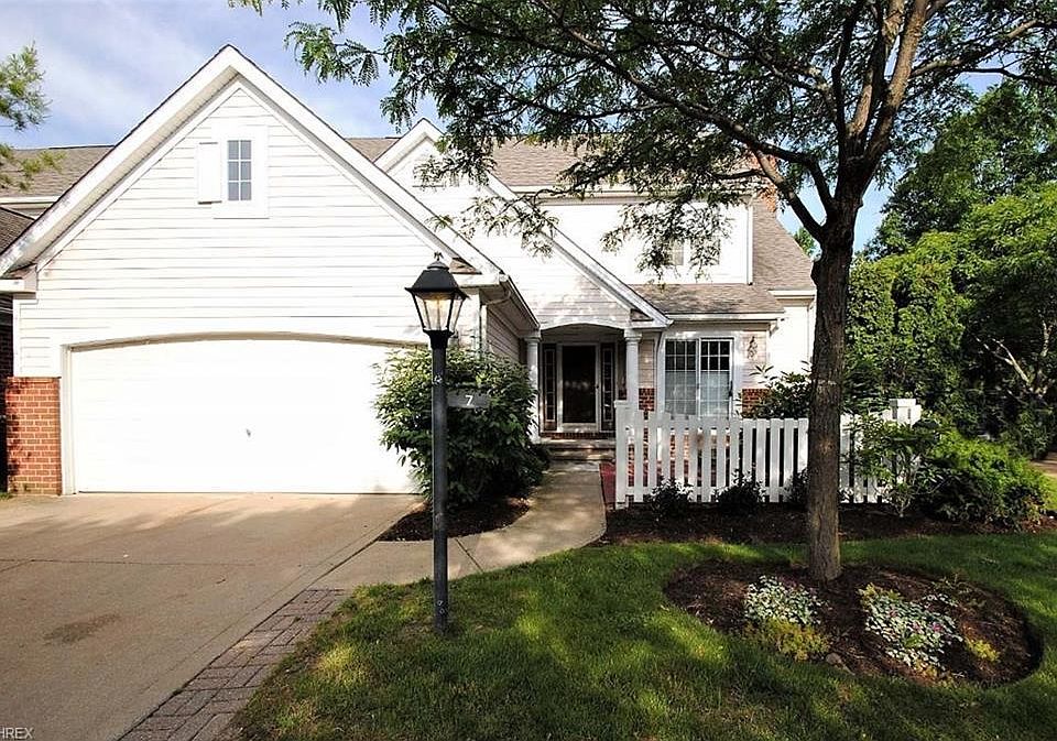 1st image of 7 Shaker Glen Ln
