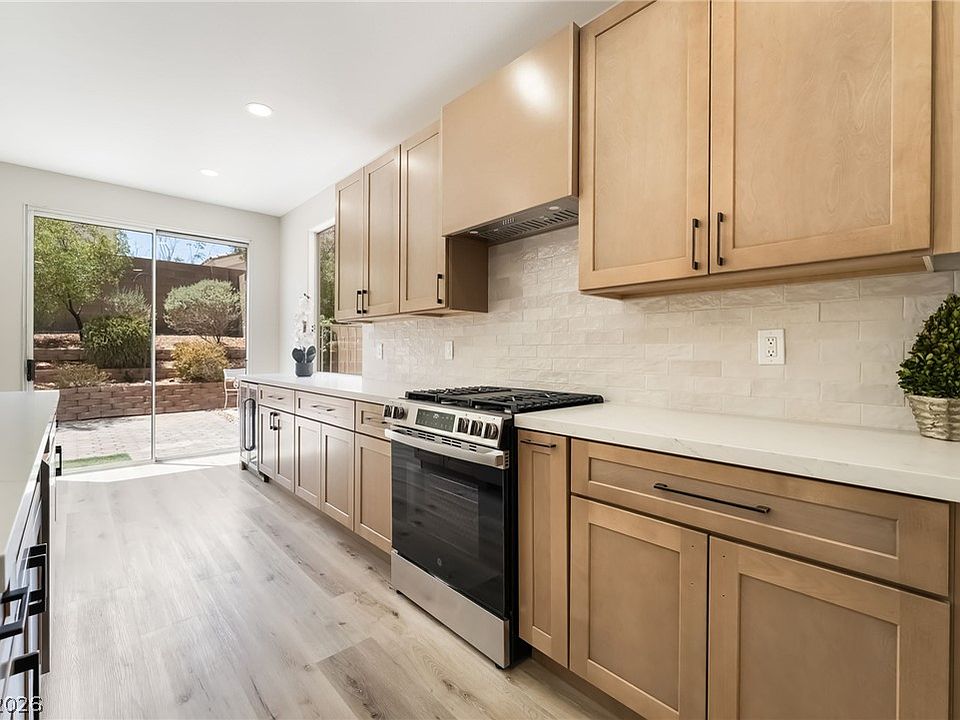 1st image of 251 Crooked Tree Dr