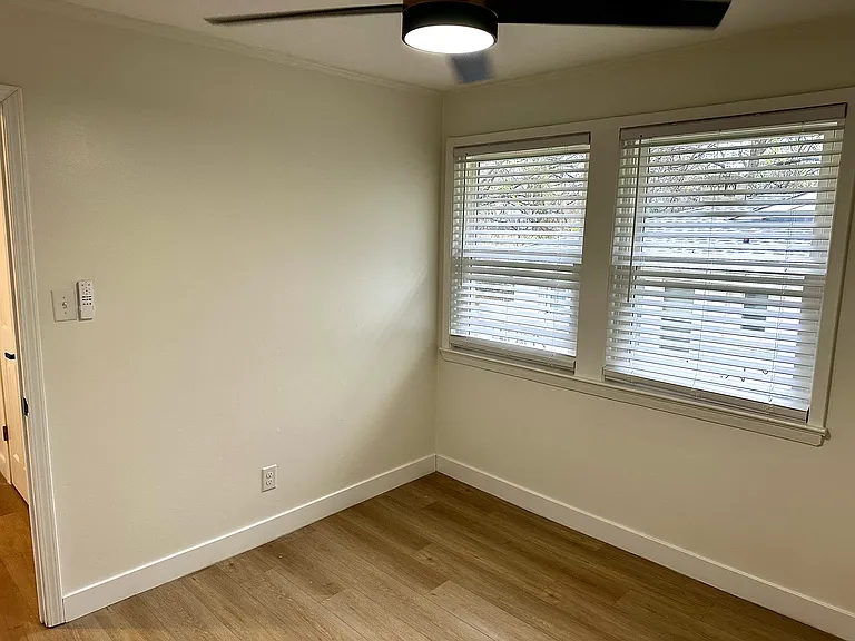 1450 Academy St — Photo 22