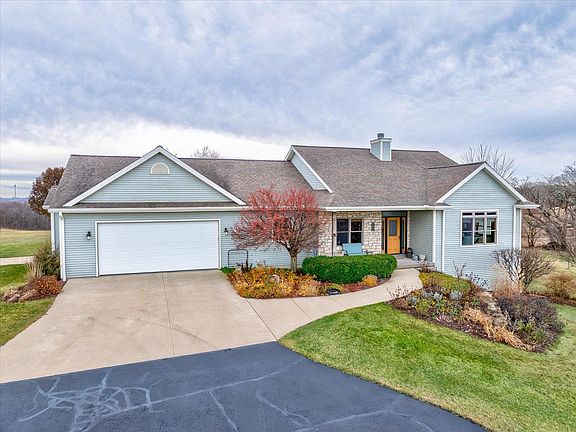 2nd image of N8894 Blue Vista Ln