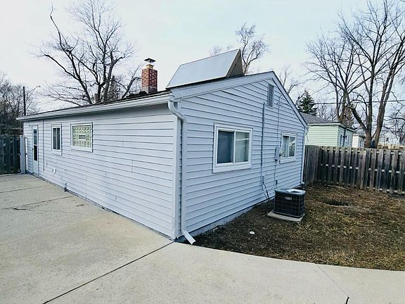 4th image of 5647 Mayfair St