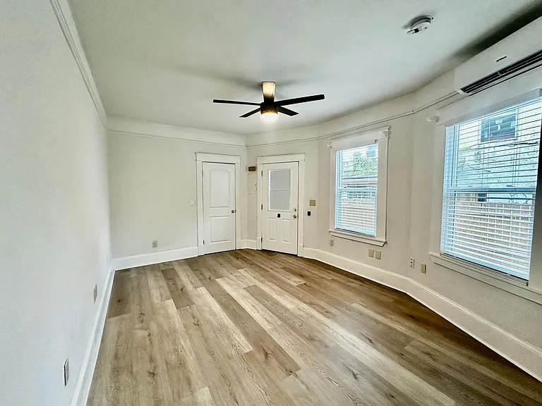 606 Lake Dot Cir #C — Photo 13