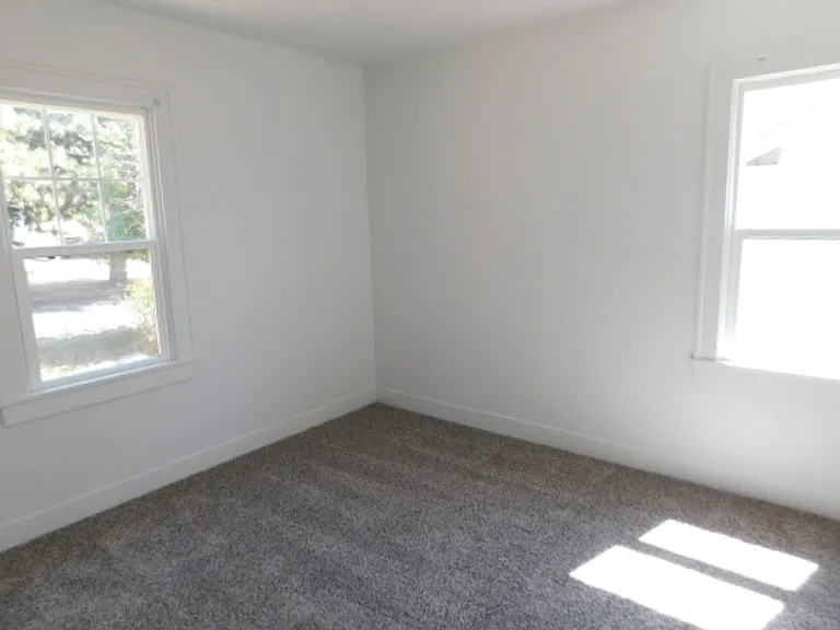 1385 18th St NE — Photo 6