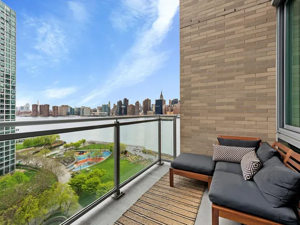 46-30 Center Boulevard image 8 of 8