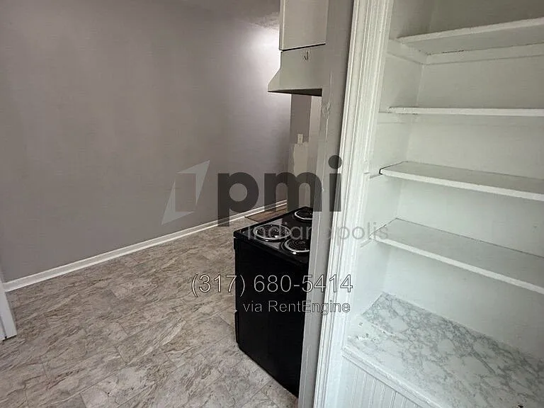 112 Adler St — Photo 8
