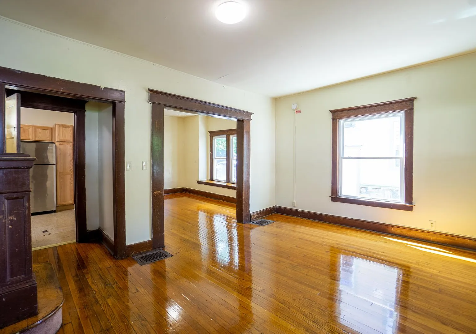 963 Lancaster Ave - Available 7/1/27 - Spacious Single Family Home Close To Campus — Photo 3