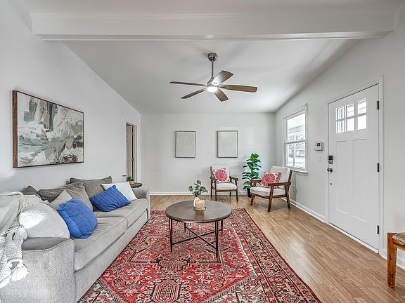 4th image of 233 N Pandora Dr