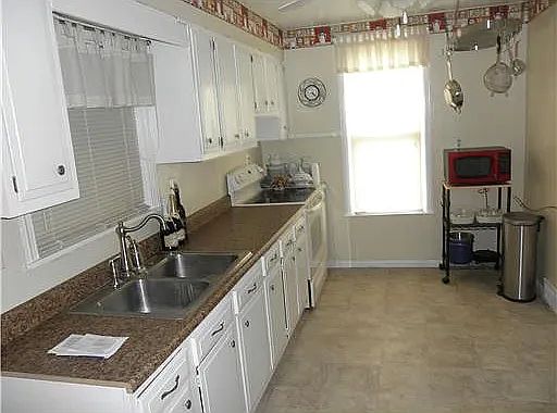 2nd image of 229 Grace Ave