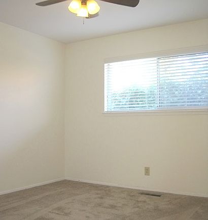 5th image of 252 Encina Ave