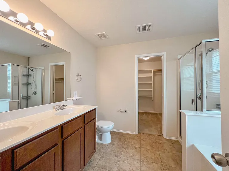 9107 Devonshire Ct — Photo 11
