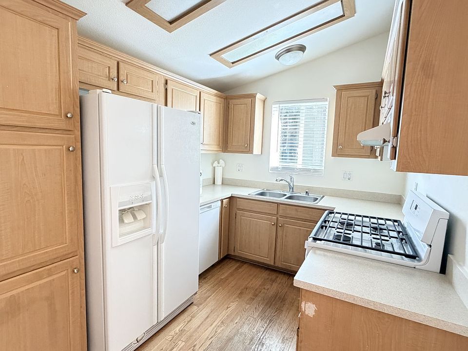1st image of 25679 Alderwood St #25679A