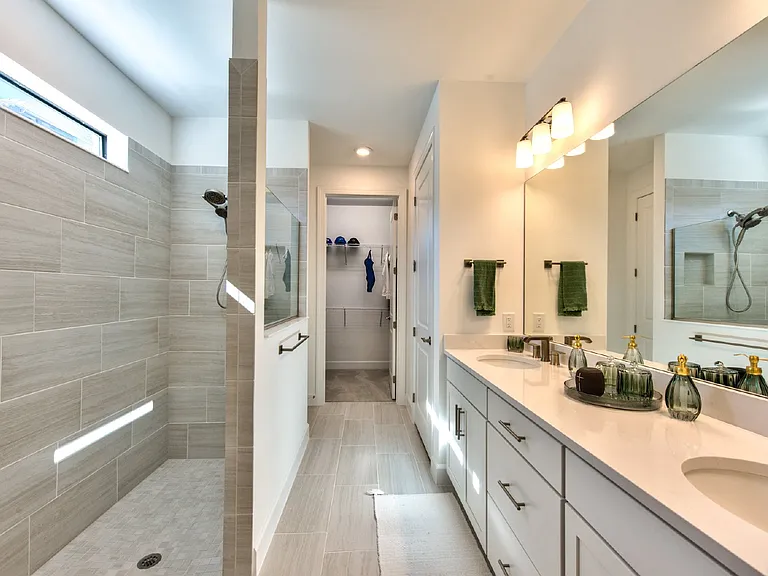 9280 Cormorant Dr — Photo 10