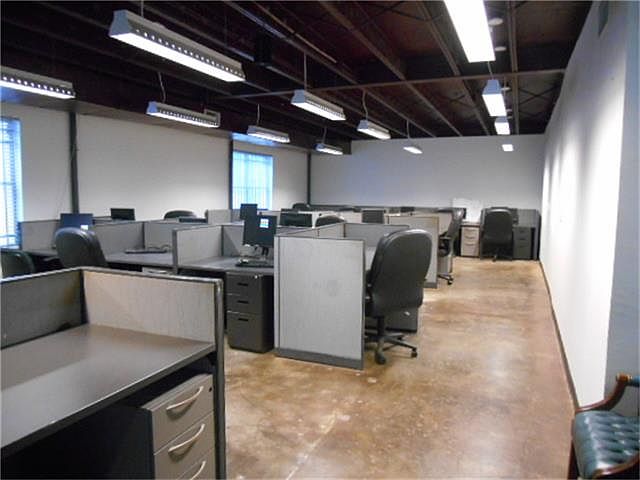 1st image of 500 Lovett Blvd Ste 200