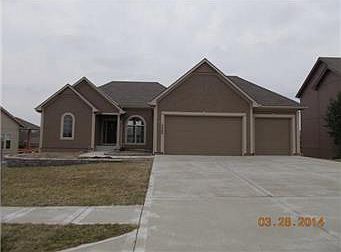 1st image of 3909 NE 95th Ter