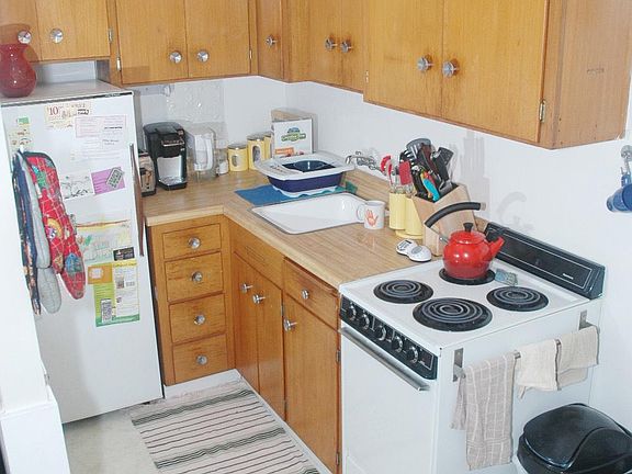 4th image of 2349 W Newton St APT 102