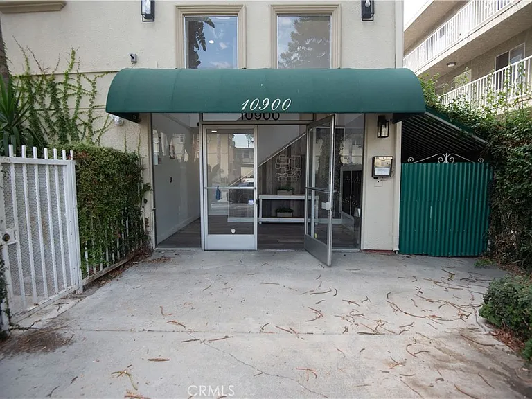 10900 Blix St #14 — Photo 18