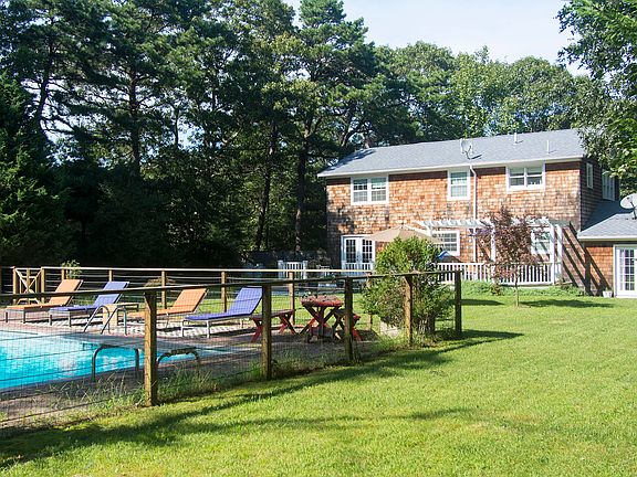 3rd image of 11 Harbor View Dr
