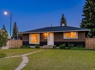 4703 N Waverley Dr SW, Calgary, AB T3C 2P5