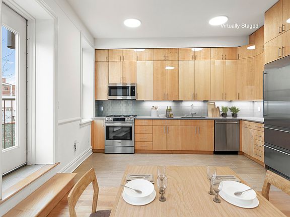 4th image of 69 Columbia St APT 3
