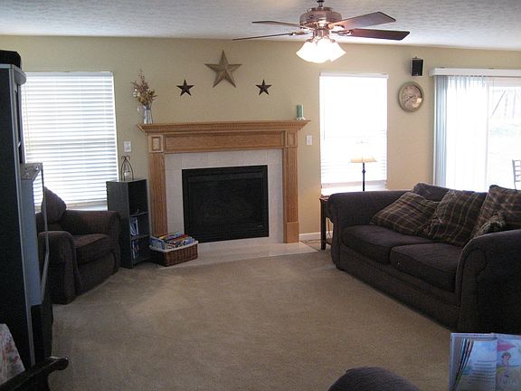 Wonderful open family room perfect for entertaining