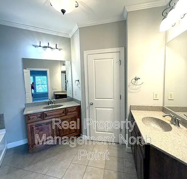 3026 Eltham Pl — Photo 22